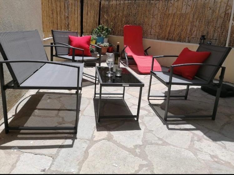 Blue Geranium With Private Backyard Apartment Thessaloníki Ngoại thất bức ảnh